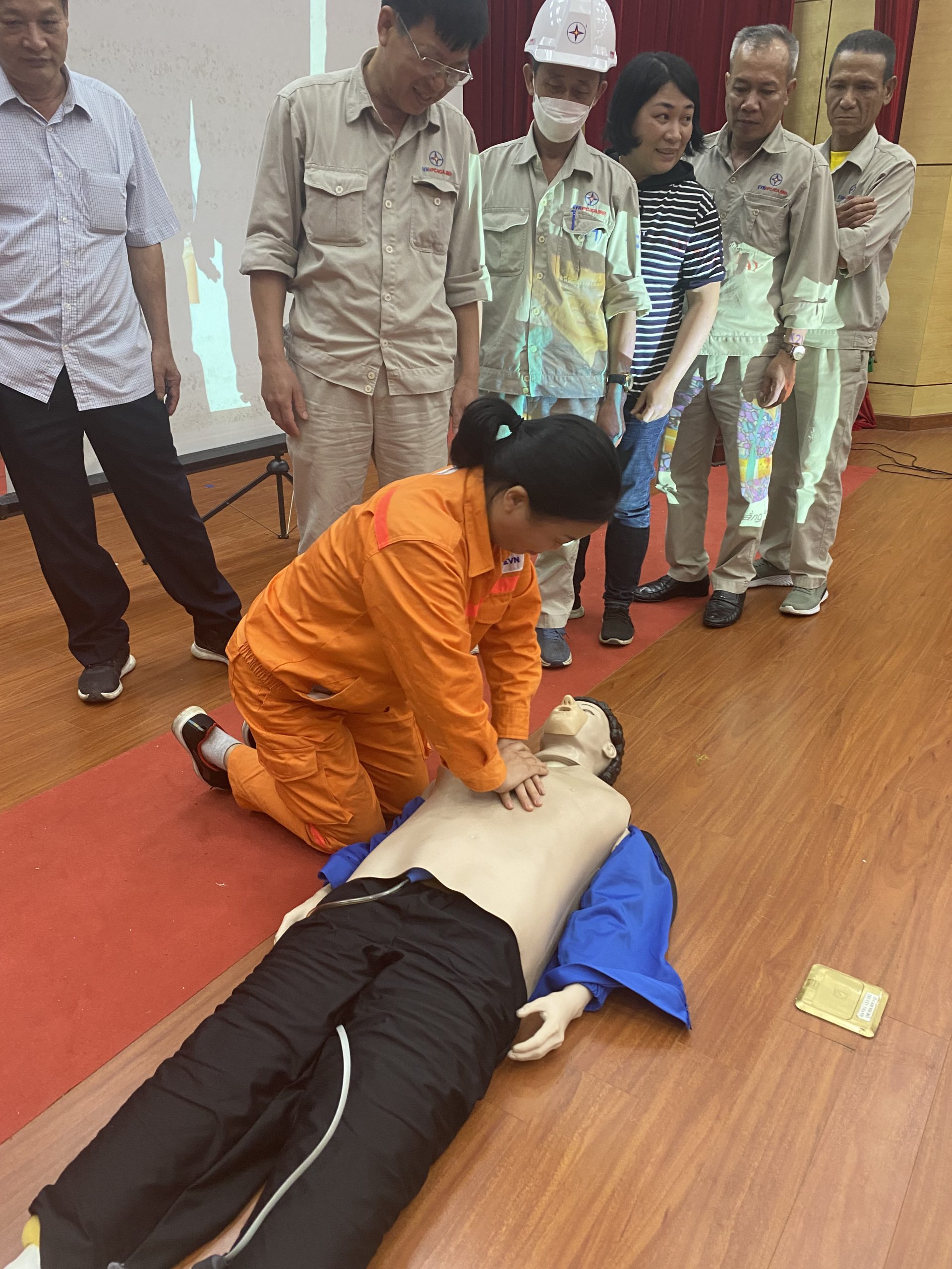 Huấn luyện an toàn điện theo Thông tư 05 Huan luyen an toan dien nhom 3b